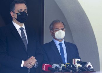 Presidente do Senado: reajuste do Bolsa Família depende de precatórios