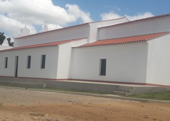 Banzaê – Alex da Piatã comemora reforma de igreja secular na aldeia indígena Mirandela pelo governador Rui Costa