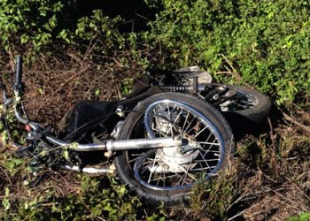Homem morre em colisão entre moto e caminhão-baú na BA-120