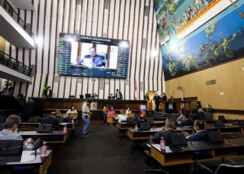 Plenário da ALBA retorna com sessões presenciais, após um ano e cinco meses fechado