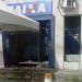 Bandidos explodem agência da Caixa Econômica e incendeiam carro