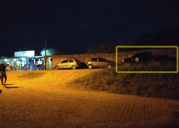 Hilux da Câmara de Riachão é flagrada perto de bar em pleno final de semana; assunto tá dando o que falar