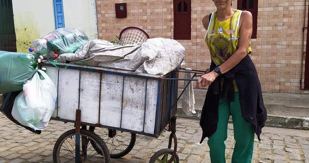 Aprovada no Enem, catadora de reciclados de 45 anos está cursando Licenciatura em Física na UEFS