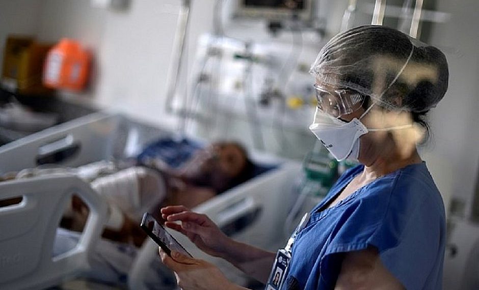 ‘Apenas 3% morreram com as duas doses’, diz Rui sobre vacinação