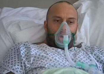 Após discurso antivacina, cantor britânico pega covid-19 e morre aos 40 anos