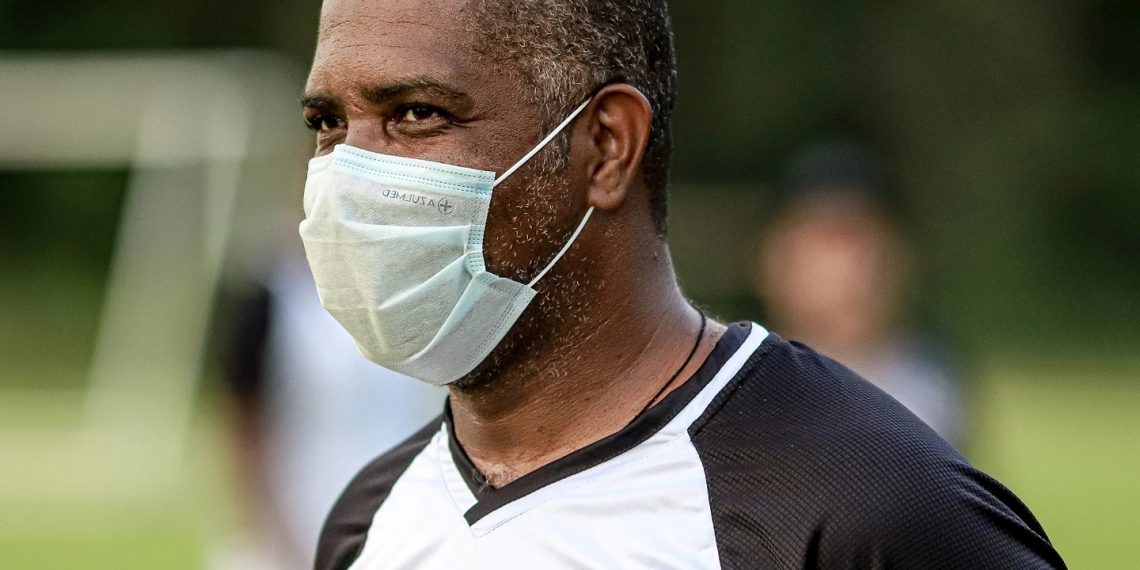 Jonilson Veloso está de volta ao comando do Jacuipense 25 dias depois de ser demitido