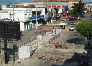 Trânsito do centro da cidade sofre modificação para execução de obras