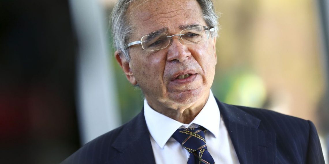 Ministro defende veto à lei que amplia acesso à internet a estudantes