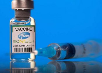 Aplicação de vacina da Pfizer é suspensa na Bahia por falta de seringas
