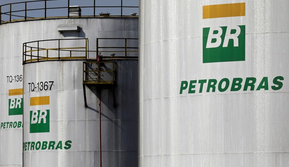 Petrobras sobe preço da gasolina nas refinarias a partir desta quinta-feira