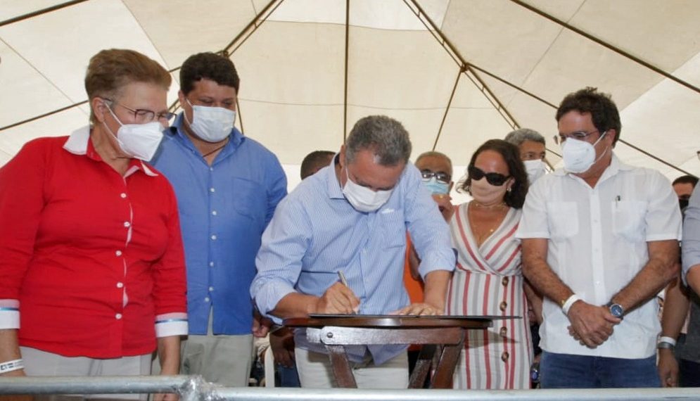 Em Euclides da Cunha, Rui inaugura ampliação de rede de energia e autoriza nova unidade escolar
