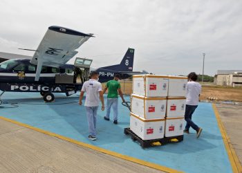 Logística de distribuição do Estado garante vacina nas nove macrorregiões da Bahia