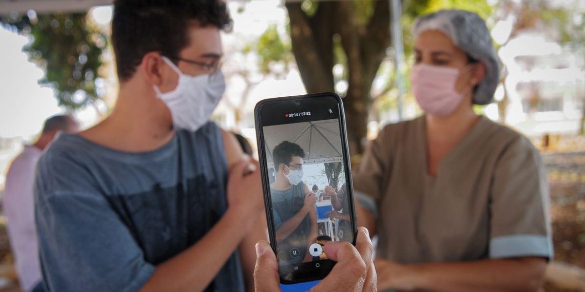 Sociedade Brasileira de Pediatria defende vacinação em adolescentes