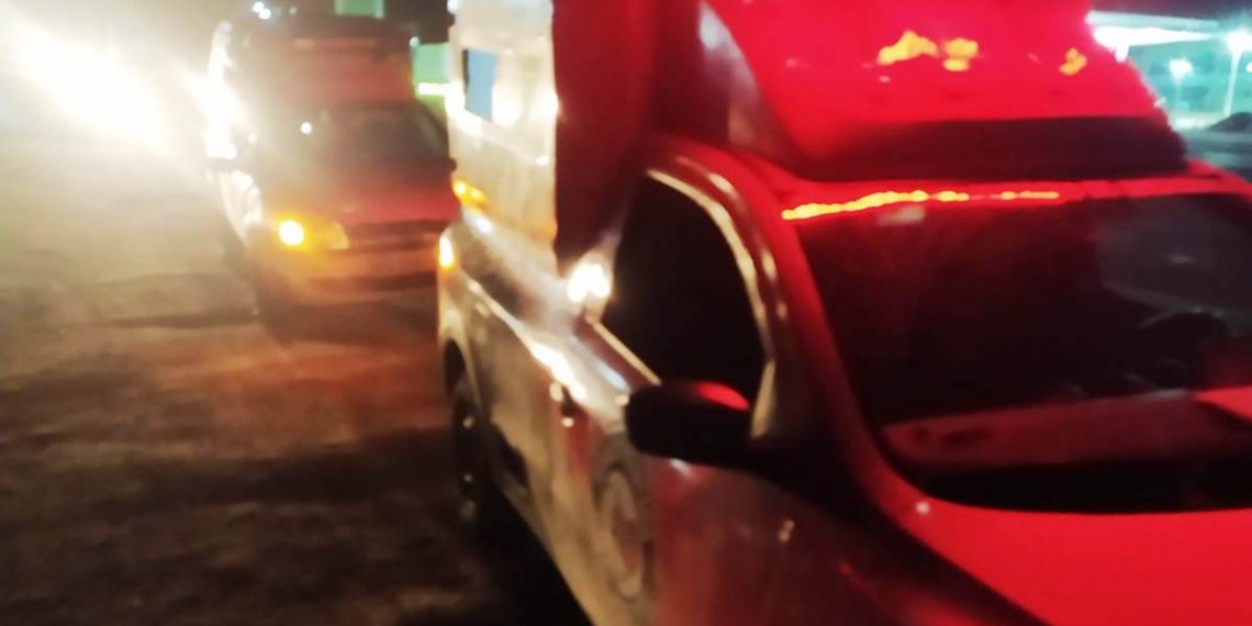 Professor fica gravemente ferido após moto que pilotava atropelar um cachorro na BR 324