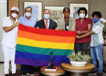 Presidente da ALBA recebe movimento LGBTQ e fecha compromisso pela votação da Lei Millena Passos