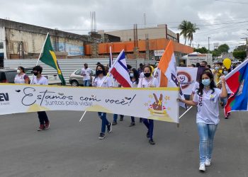 Colégio Estadual de Valente promove caminhada alusiva ao “Setembro Amarelo”
