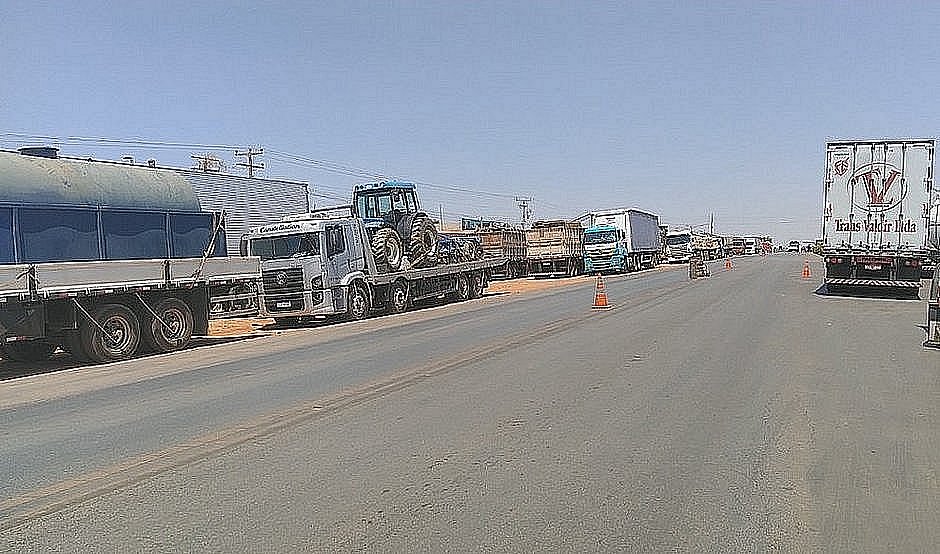 Estado tem manifestações de caminhoneiros em sete rodovias