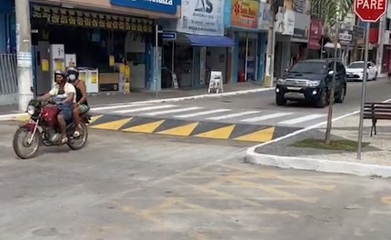 Depois de muito transtorno e críticas, Prefeitura libera o trânsito no centro comercial