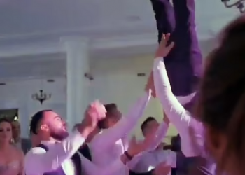 Noivo fratura a coluna após ser jogado para cima em festa de casamento
