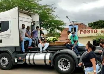 Sepultado em Riachão do Jacuípe caminhoneiro ‘Grampão’ morto em acidente no estado de Pernambuco