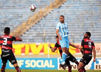 Série B – Vitória sofre gol relâmpago e perde para o Londrina no Estádio do Café