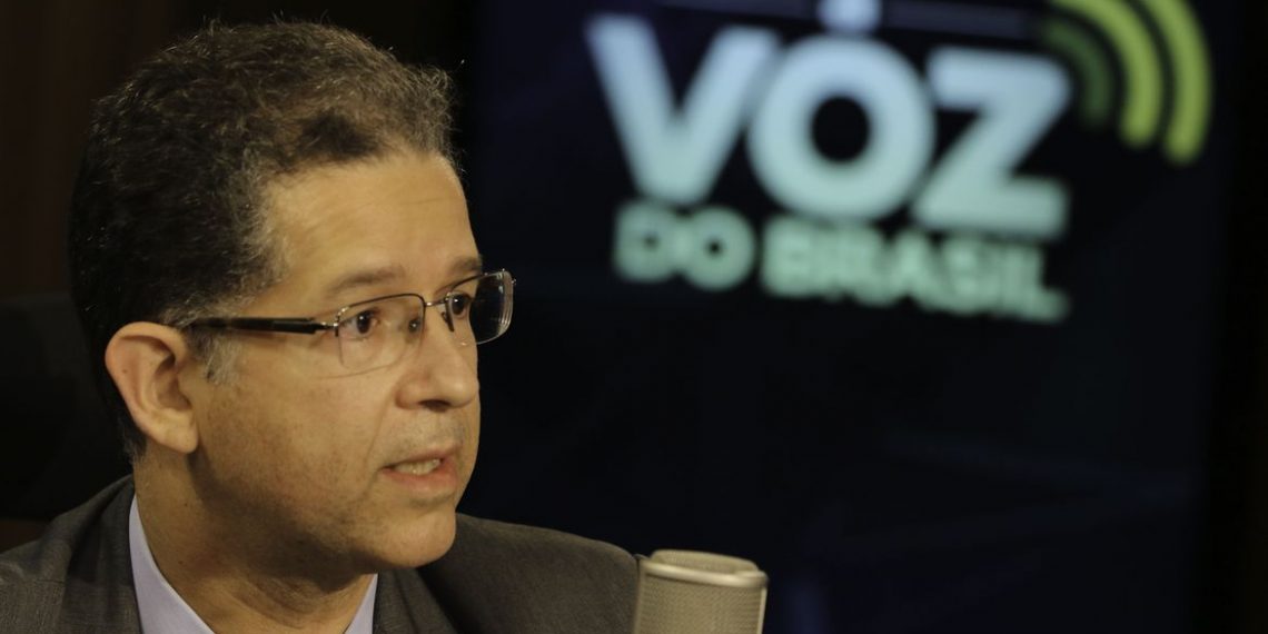 Quem reduzir consumo de energia terá bônus na conta, diz secretário