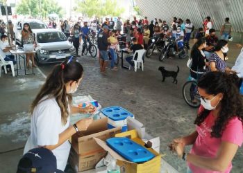 Drive Thru de carros, motos e bicicletas agiliza a vacinação de jovens de 16 anos ou mais