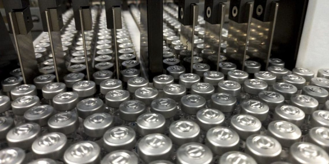 Mortes por covid-19 completam dez semanas em queda