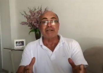 Ponto do Cafezinho: jovem narra com muita emoção o momento que recebe a vacina