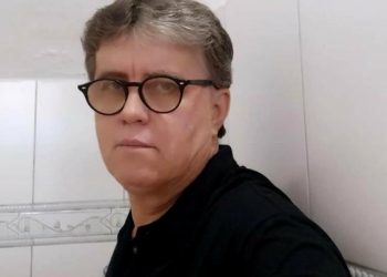 Professor fica gravemente ferido após moto que pilotava atropelar um cachorro na BR 324