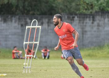 Wallace pede volta da torcida do Vitória ao Barradão: ‘Vai fazer diferença’