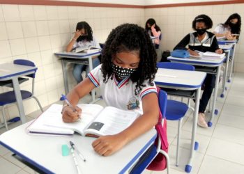 Aulas 100% presenciais na rede estadual de ensino começam nesta segunda-feira