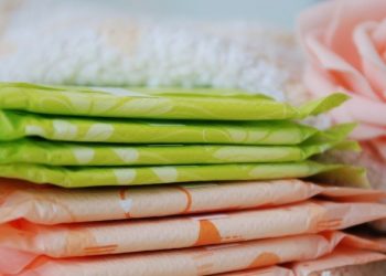 Bolsonaro veta distribuição gratuita de absorventes