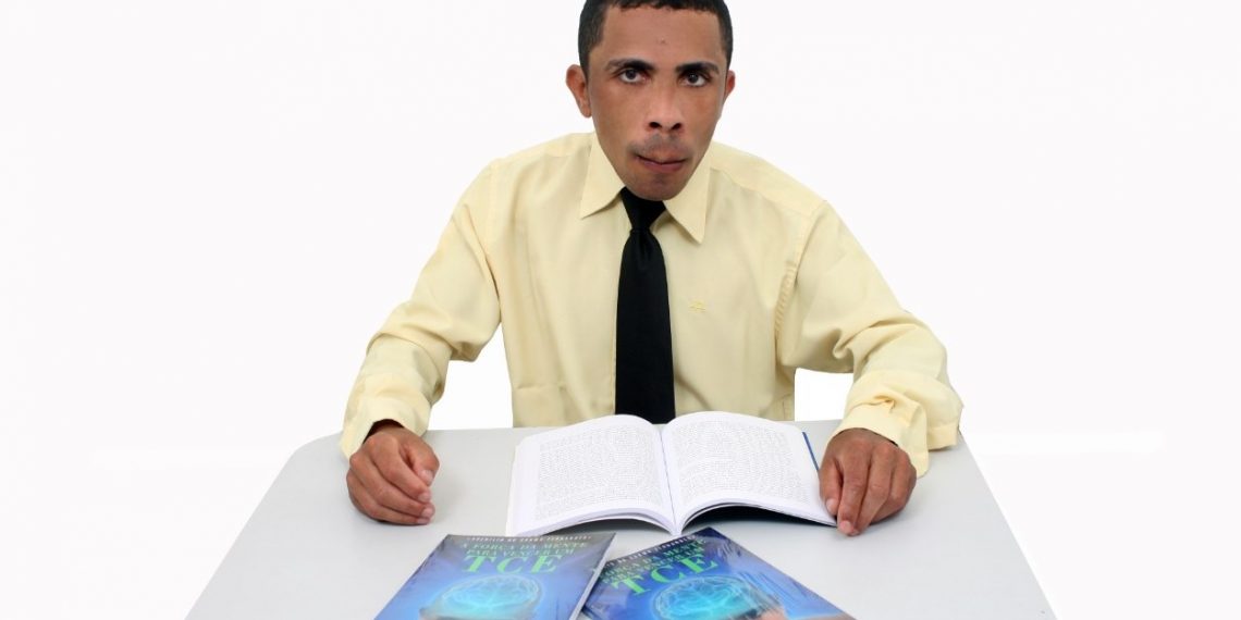 Sobrevivente de grave acidente, depois de ter passado por UTI lança autobiografia relatando drama vivido