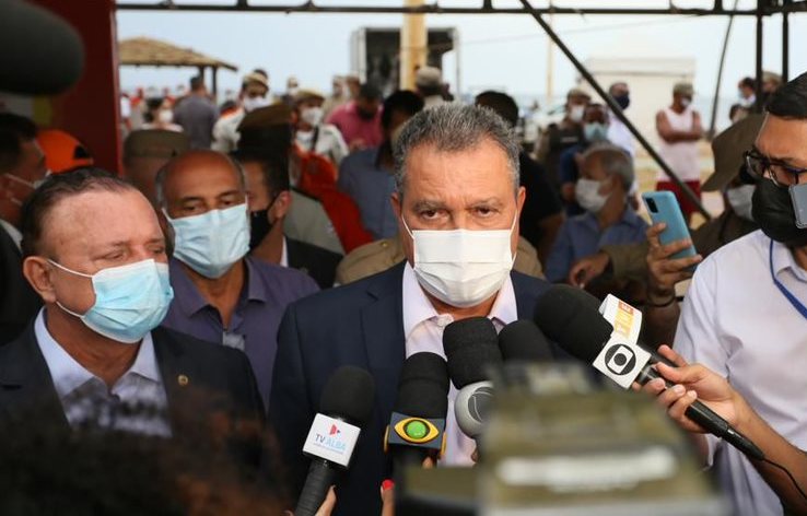 Adolfo Menezes participa, ao lado do governador Rui Costa, de lançamento da Operação Verão