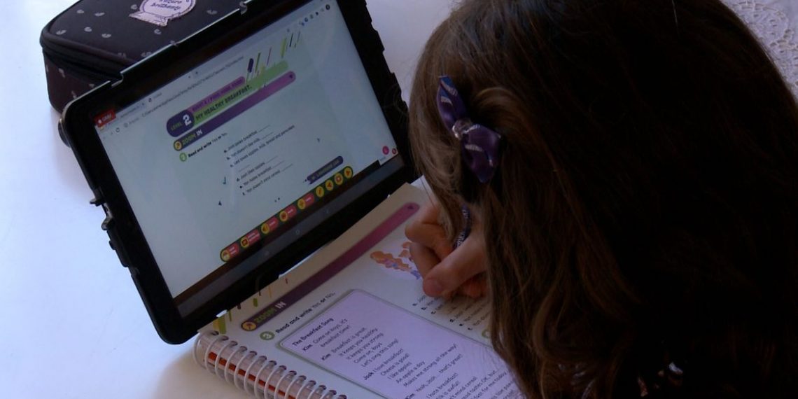 Famílias passam a respeitar mais professores na pandemia, diz pesquisa