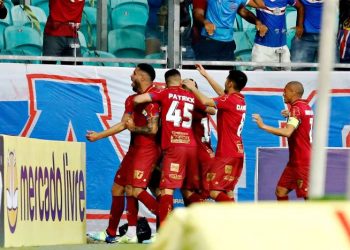 Bahia vence a Chape na Fonte Nova e segue acensão para evitar o rebaixamento