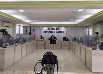 Presidente da Câmara de Coité exonera todos os assessores de vereadores