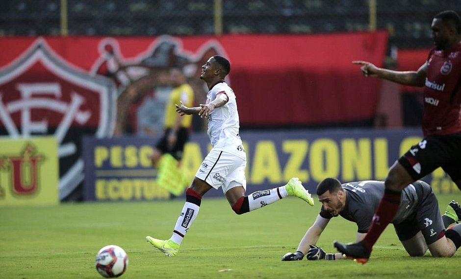 Série B – Vitória goleia o Brasil de Pelotas no Barradão e ganha novo ânimo na luta contra o rebaixamento