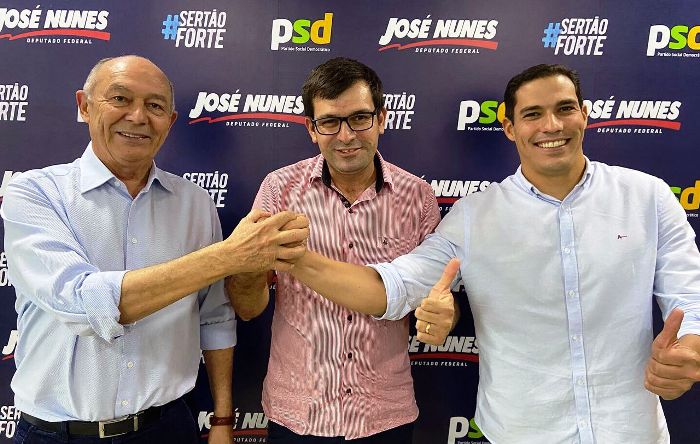 Coité – Vereador Dr. Fagner comemora conquista de trator para agricultura familiar no valor de R$ 200 mil