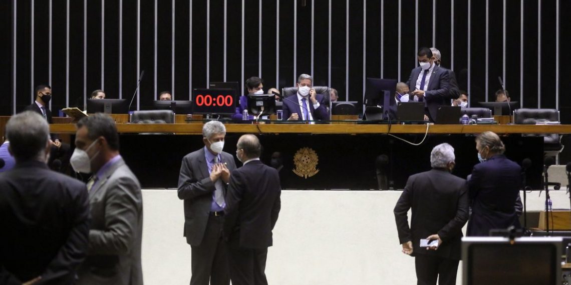 Câmara aprova valor fixo para cobrança do ICMS para combustíveis