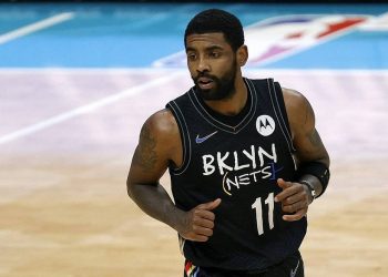 Fora da NBA por recusar vacina, astro acredita em ‘plano satânico’