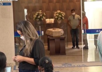 Corpo de jovem morta por advogado é enterrado em Feira; família contesta versão de legítima defesa: ‘Difícil imaginar’