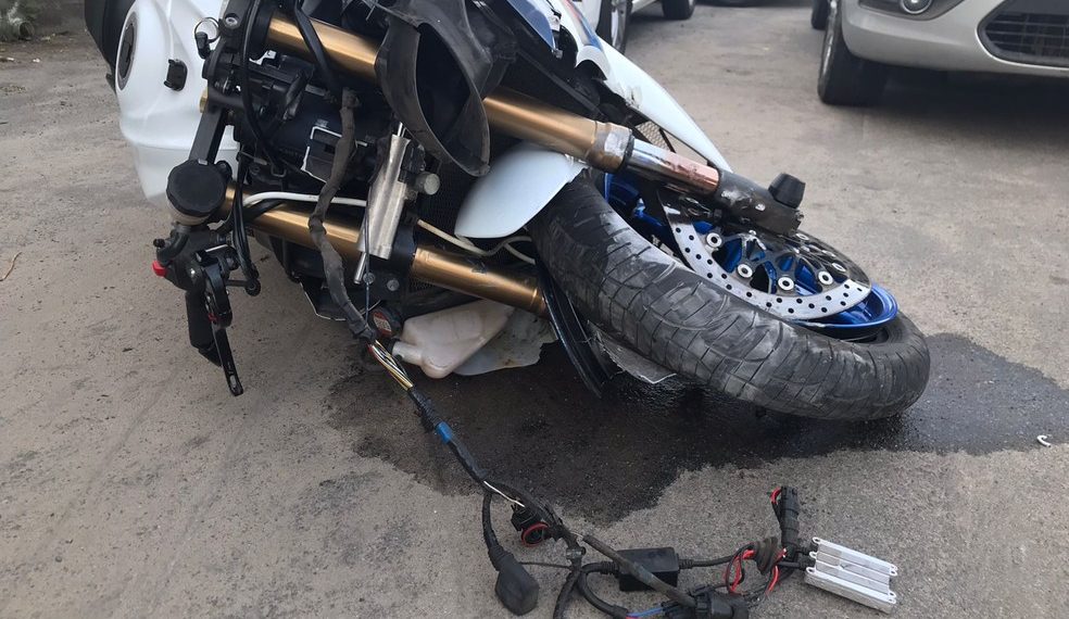 Cabo da PM morre em acidente de moto na Avenida Aliomar Baleeiro, em Salvador