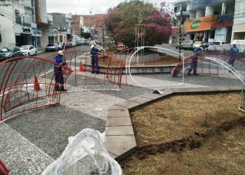 Coité – Prefeitura inicia ornamentação da cidade para as festas de fim de ano