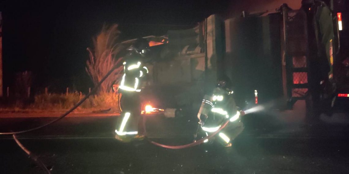 Bombeiros resgatam corpos carbonizados após acidente veicular em Porto Seguro