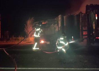 Bombeiros resgatam corpos carbonizados após acidente veicular em Porto Seguro