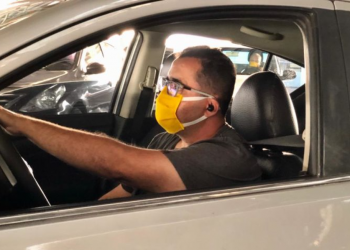 Combustível mais caro leva 30 mil motoristas de aplicativos a devolverem seus carros