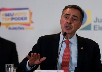 Presidente do TSE volta a defender regulamentação de redes sociais