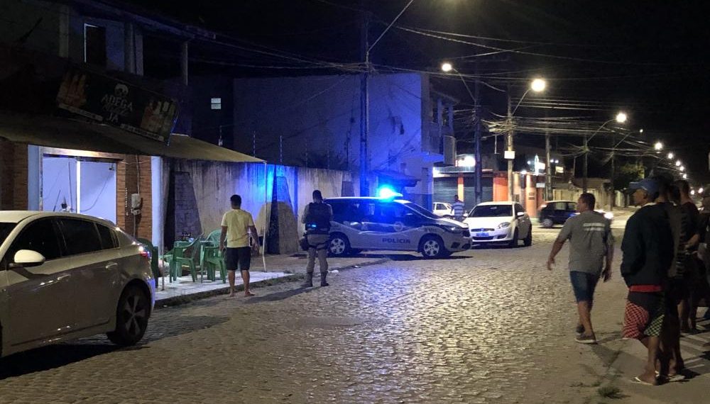 Vereador de Ipecaetá é morto a tiros dentro de bar em Santo Estevão